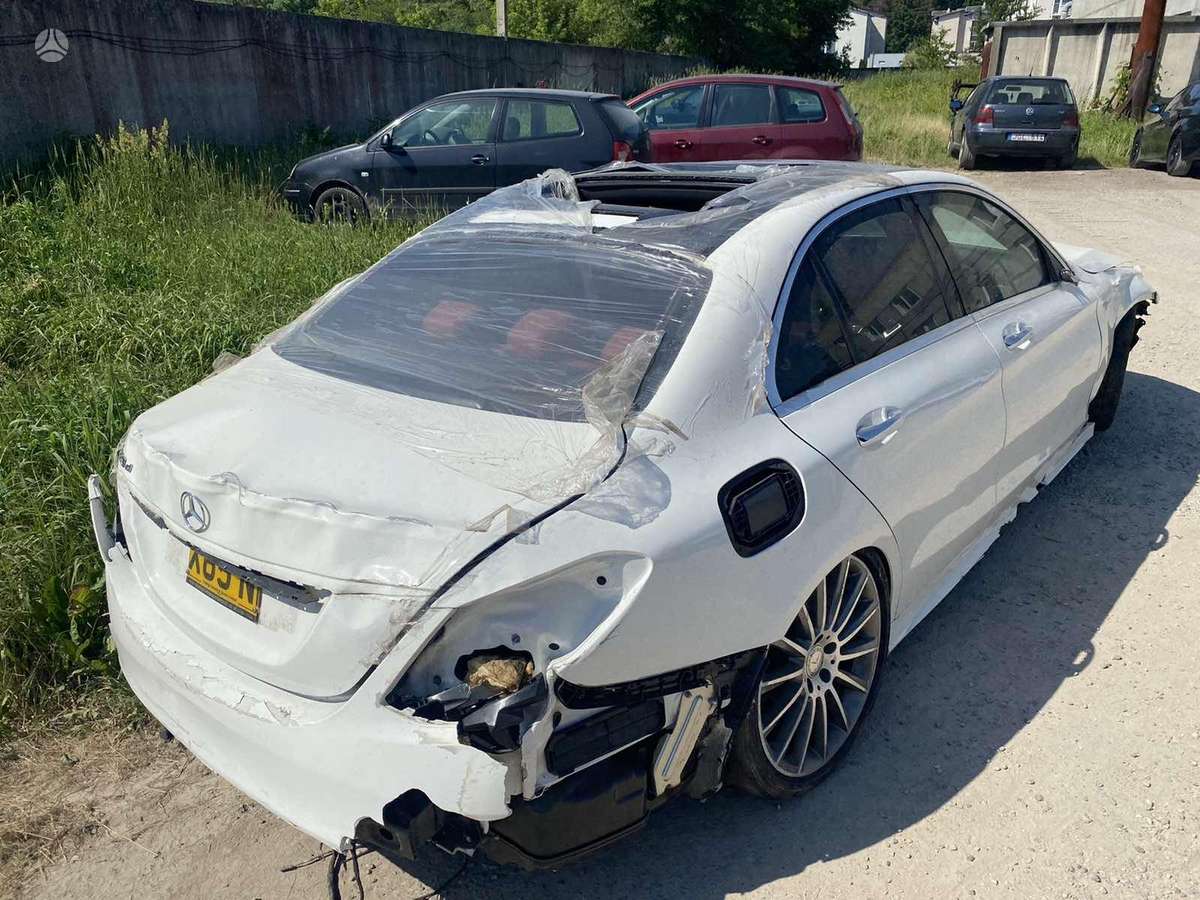 Mercedes-Benz C220