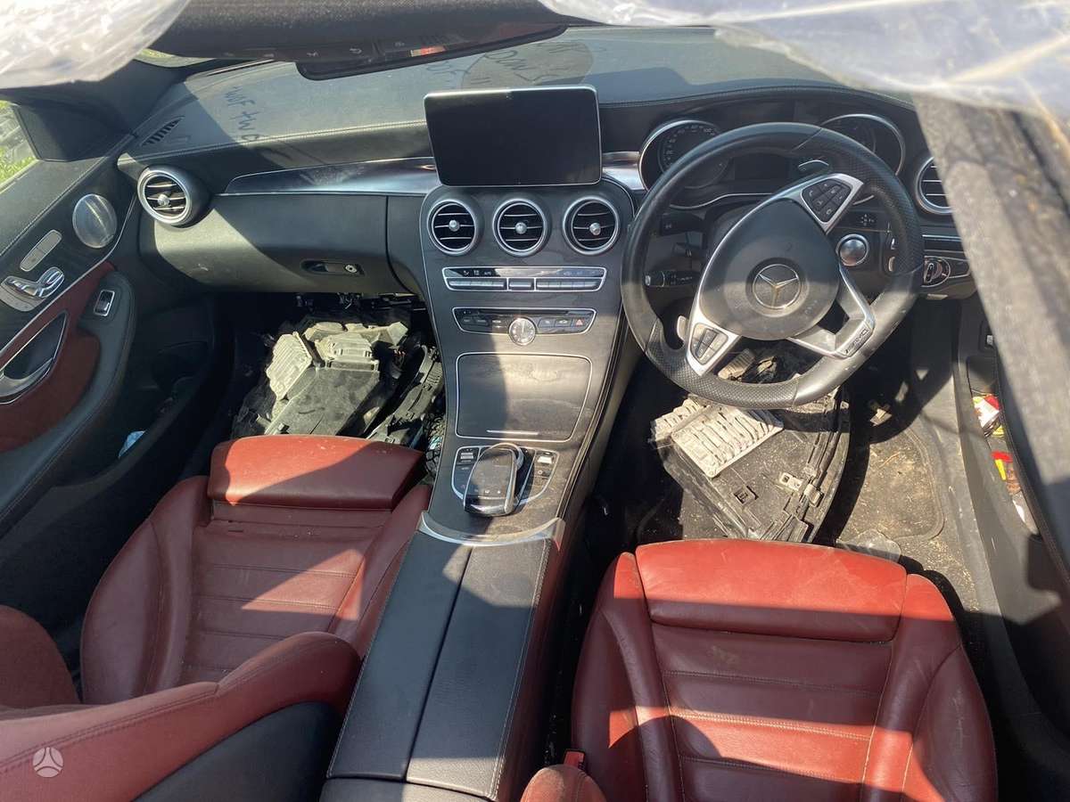 Mercedes-Benz C220