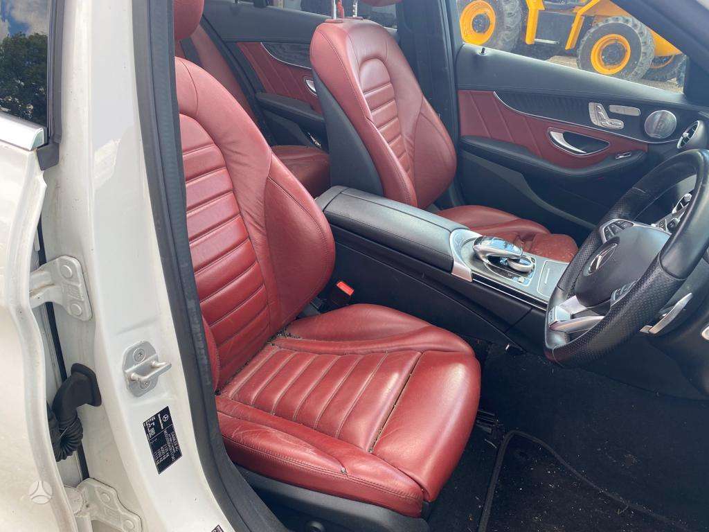 Mercedes-Benz C220