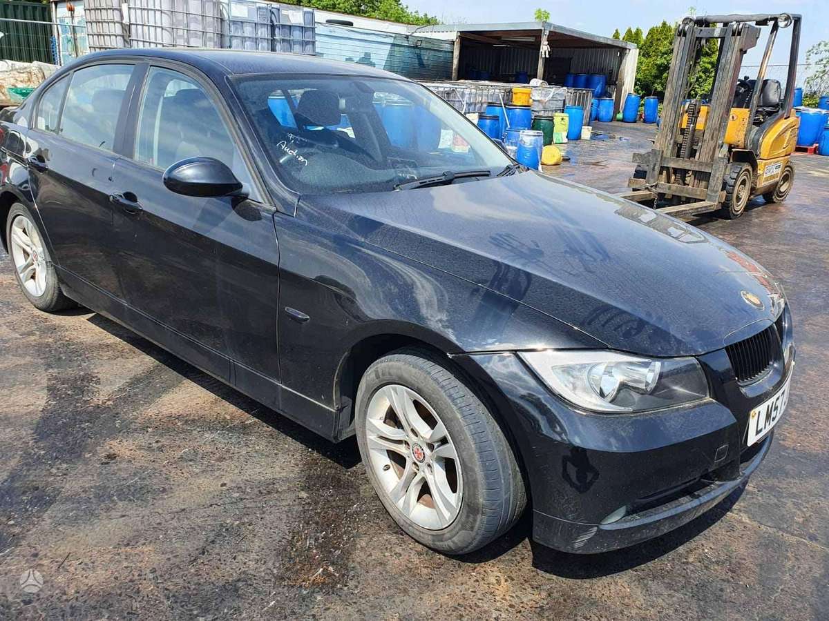 BMW 320 dalimis. Dalimis bmw 2 0d