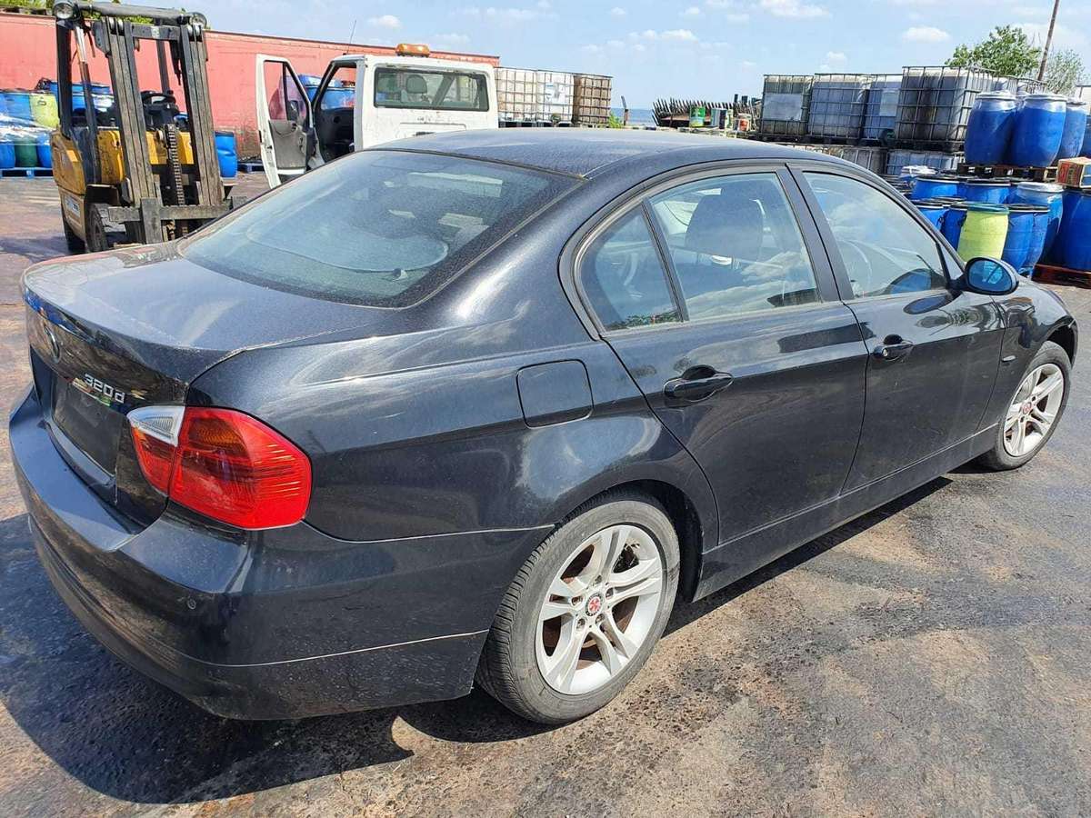BMW 320 dalimis. Dalimis bmw 2 0d