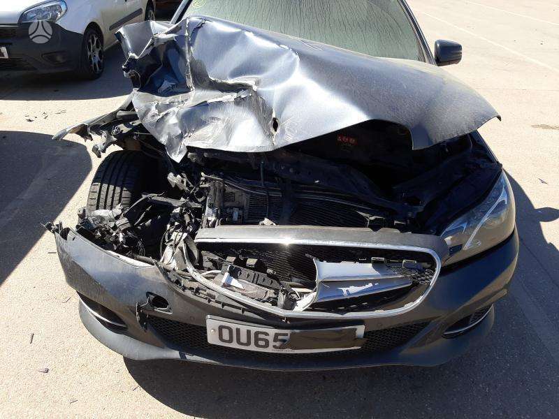 Mercedes-Benz E220 dalimis