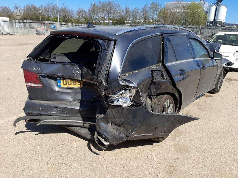 Mercedes-Benz E220 по частям