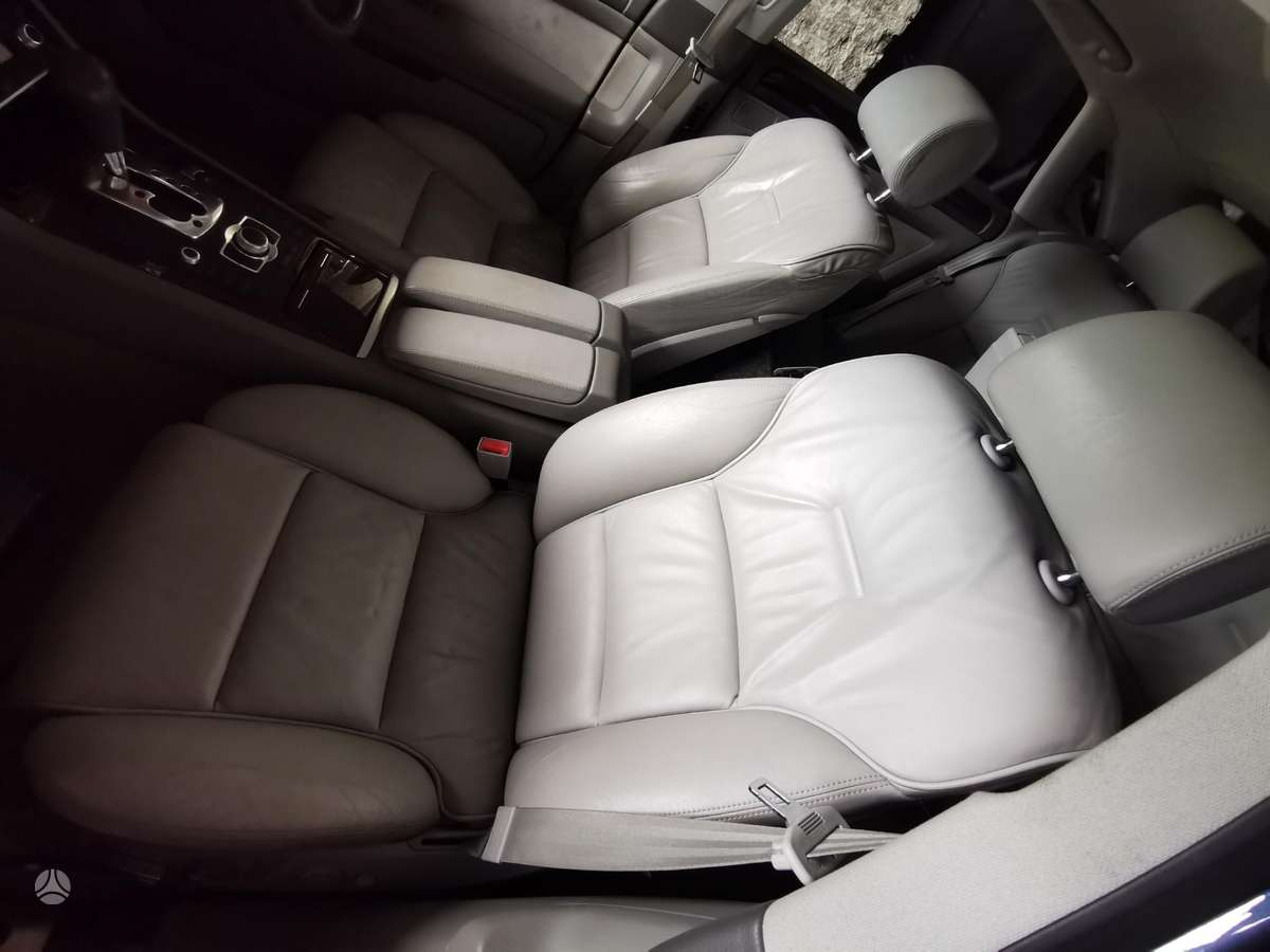 Audi A8 dalimis