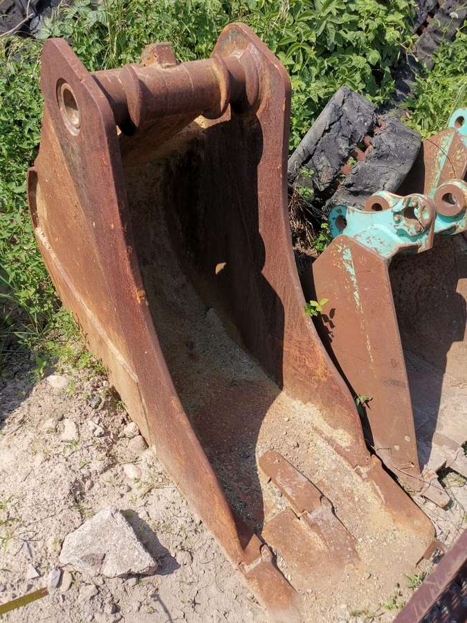 Volvo EC210CL, buckets