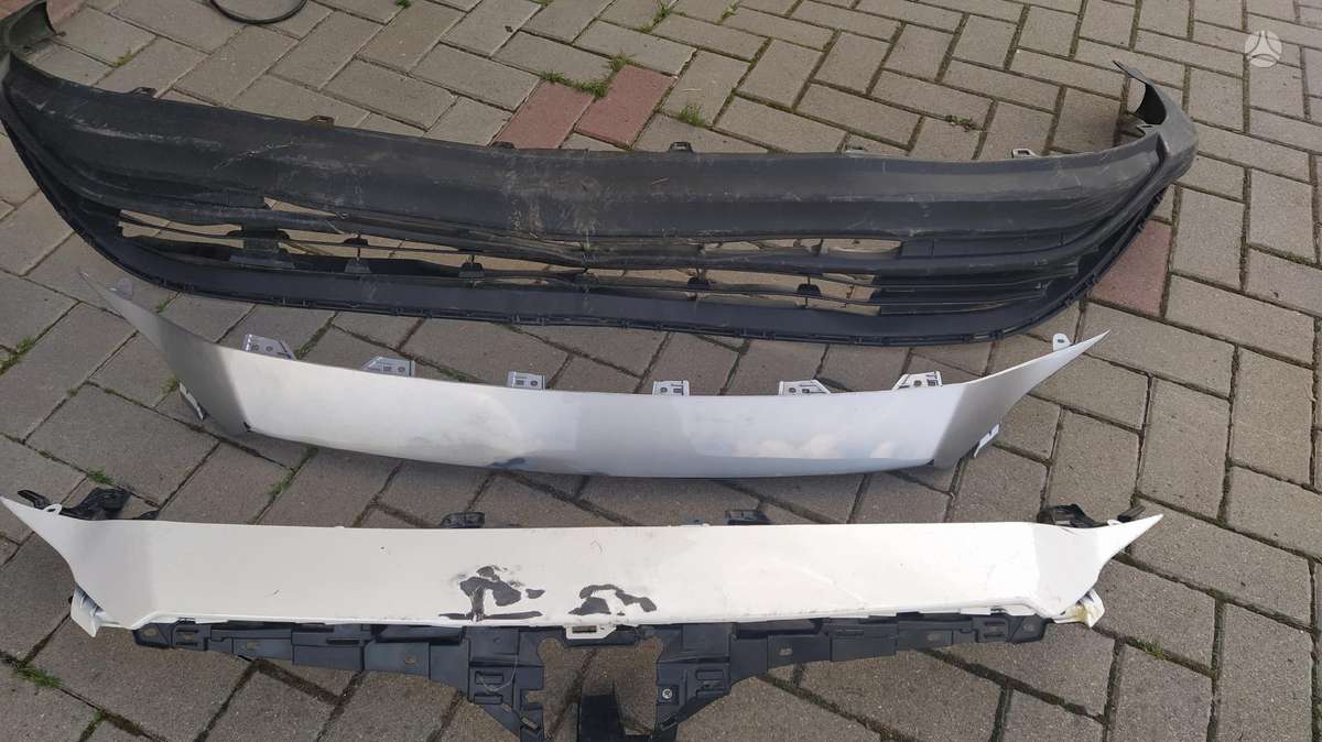 Toyota Highlander kėbulo dalys