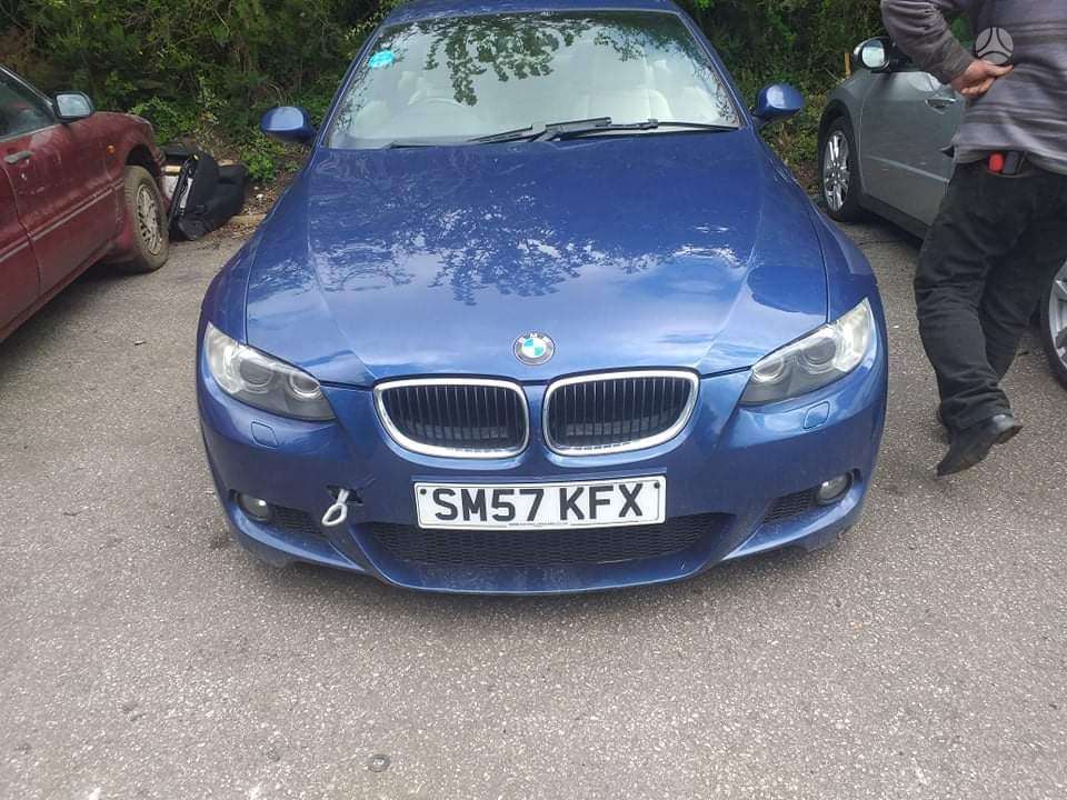 BMW 320 dalimis