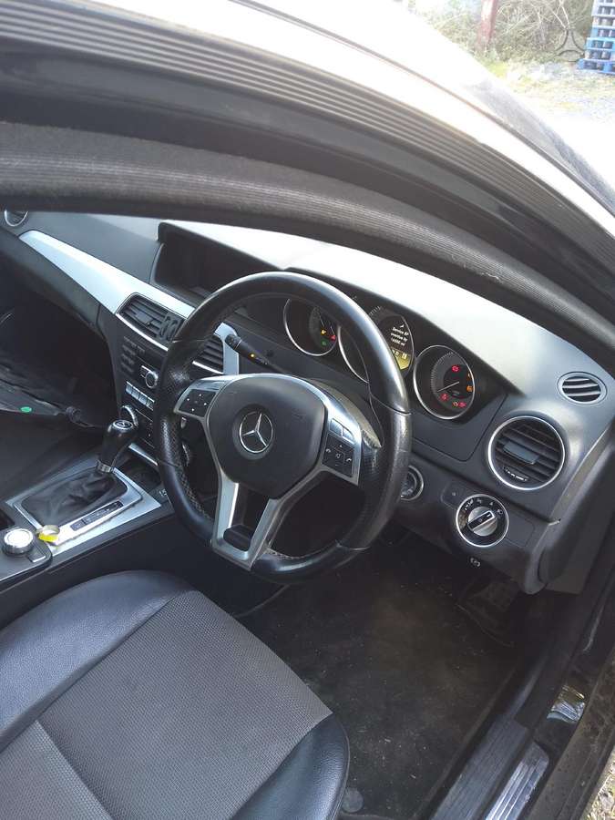 Mercedes-Benz C220 dalimis