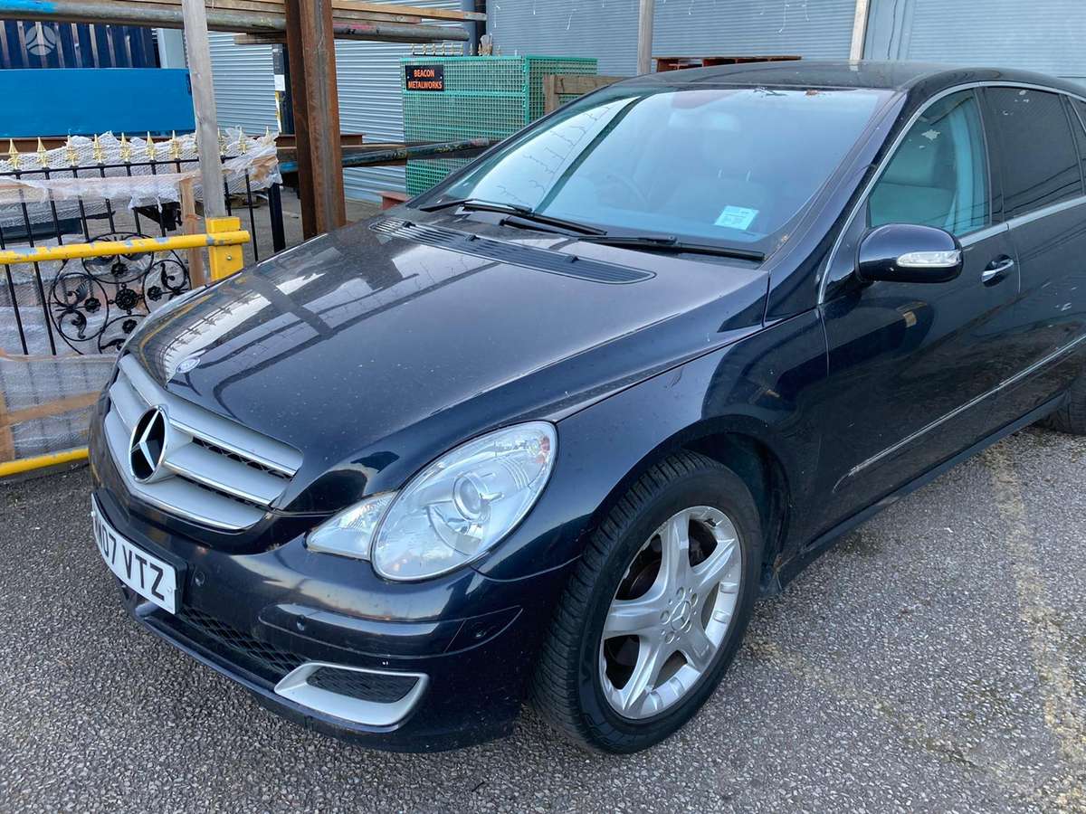 Mercedes-Benz R320 по частям