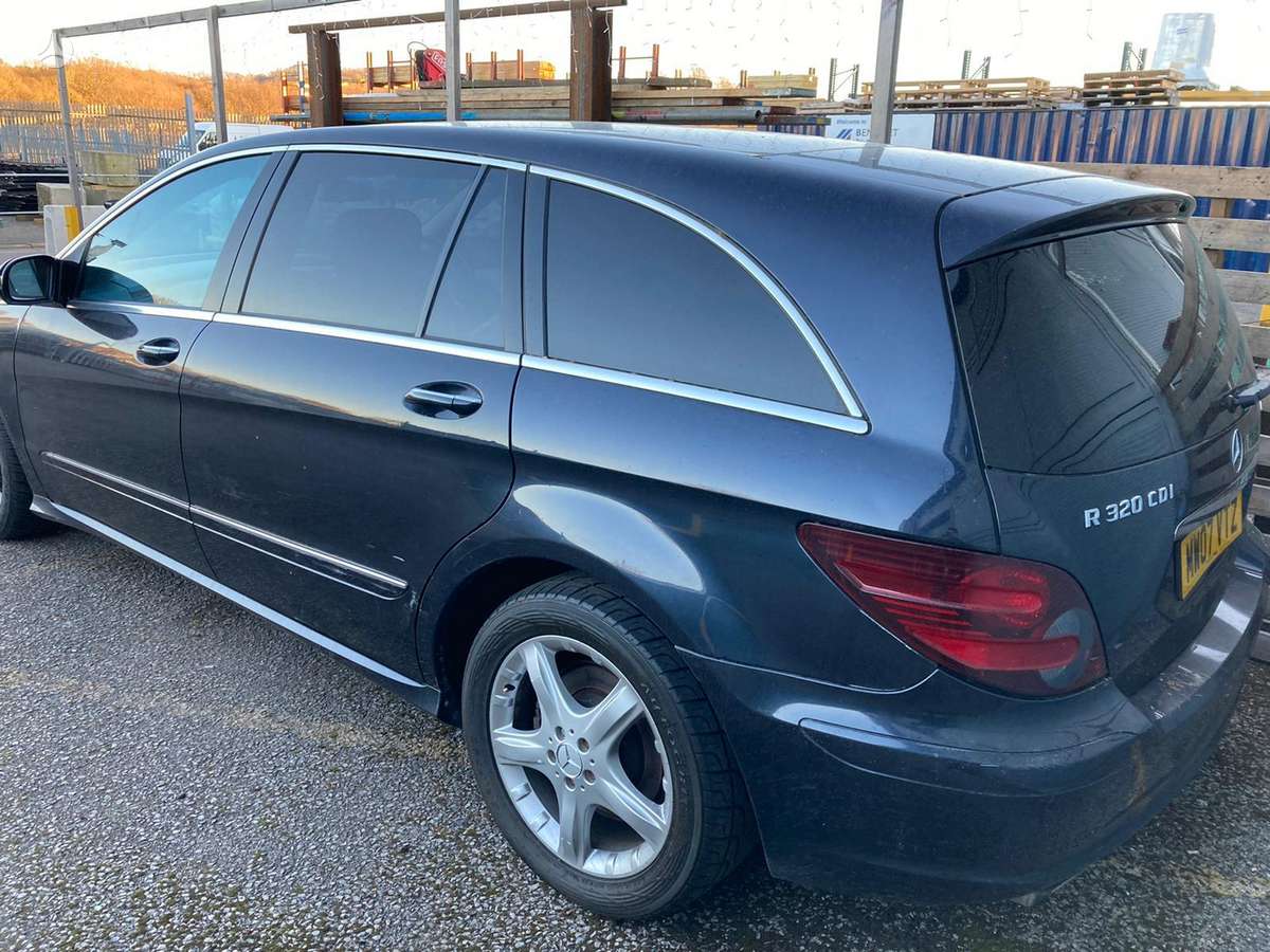 Mercedes-Benz R320 по частям