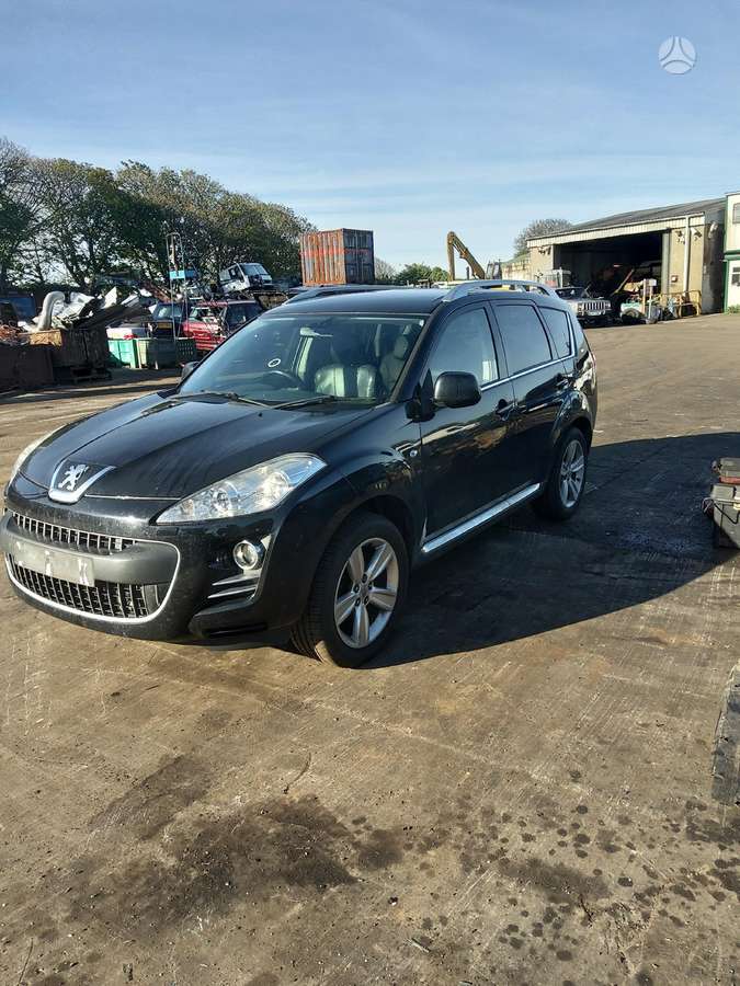 Peugeot 4007 for parts