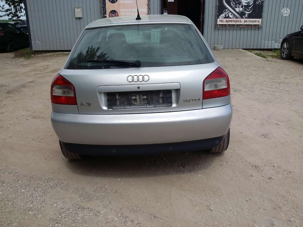 Audi A3 dalimis. Dalimis