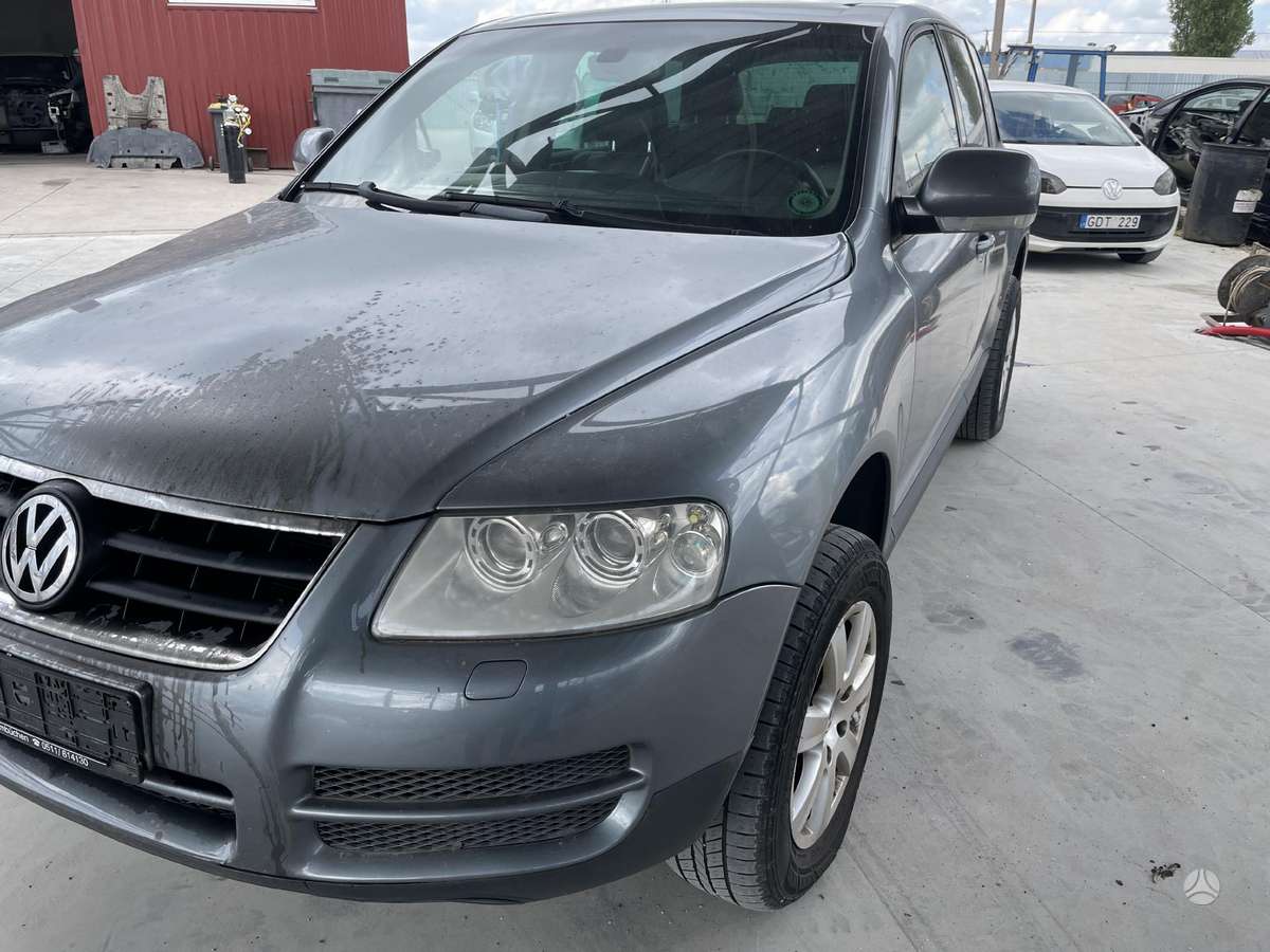 Volkswagen Touareg dalimis
