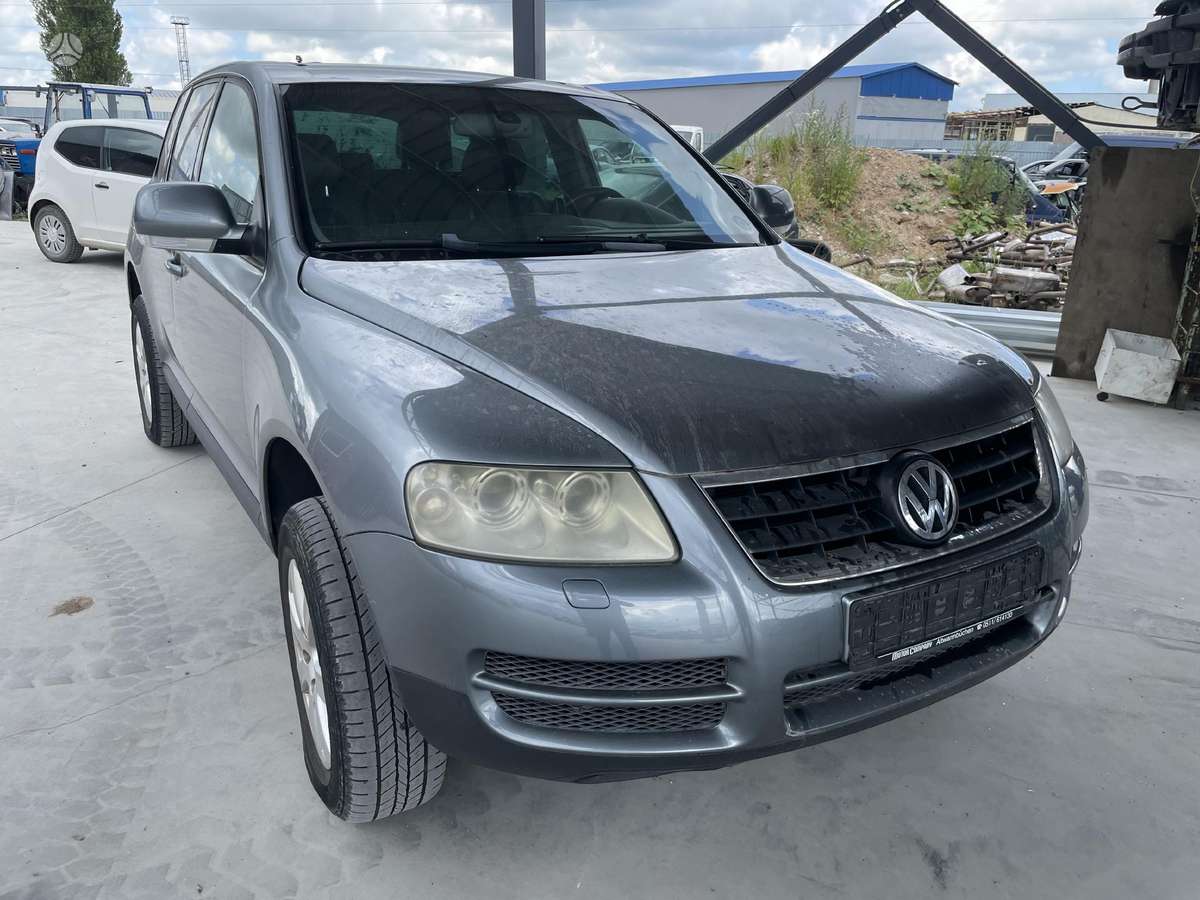 Volkswagen Touareg dalimis