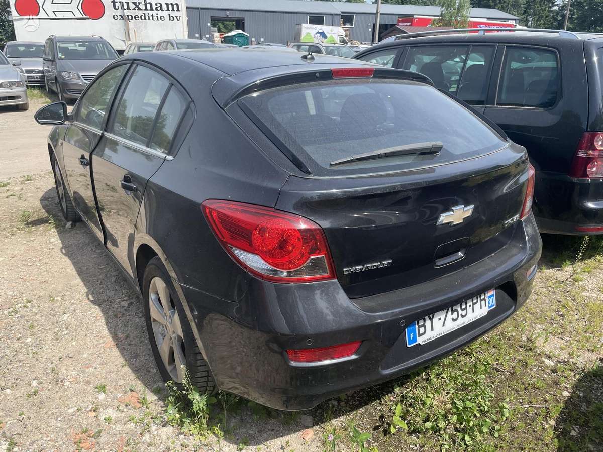 Chevrolet Cruze по частям