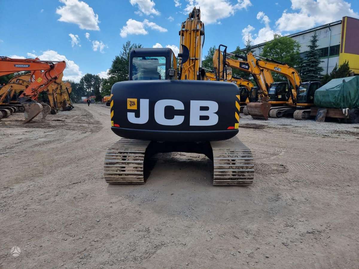 JCB JS 130LC, ekskavatoriai