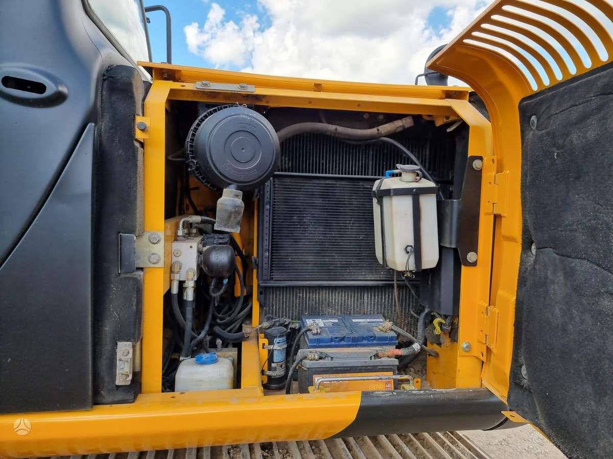 JCB JS 130LC, ekskavatori