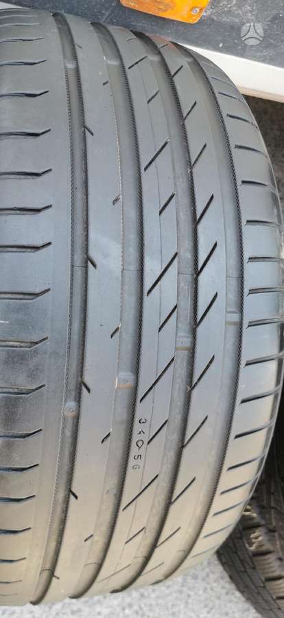 Nokian, summer 255/35 R20