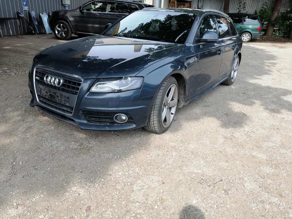 Audi A4 Dalimis s line salono lubu nebėra