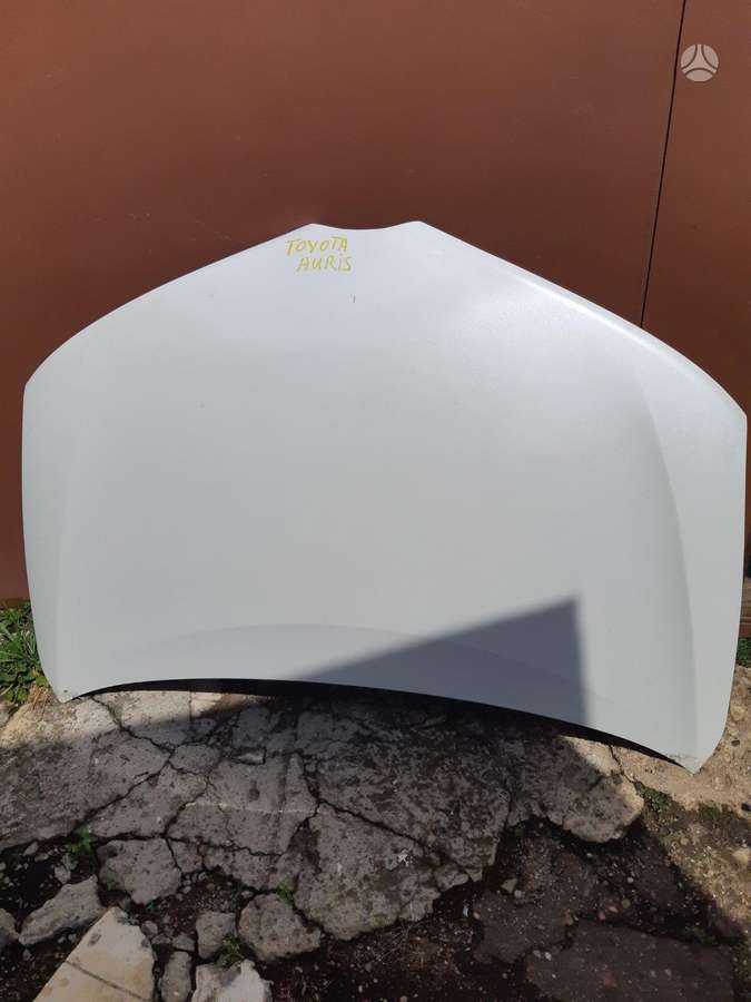 Toyota Auris kėbulo dalys