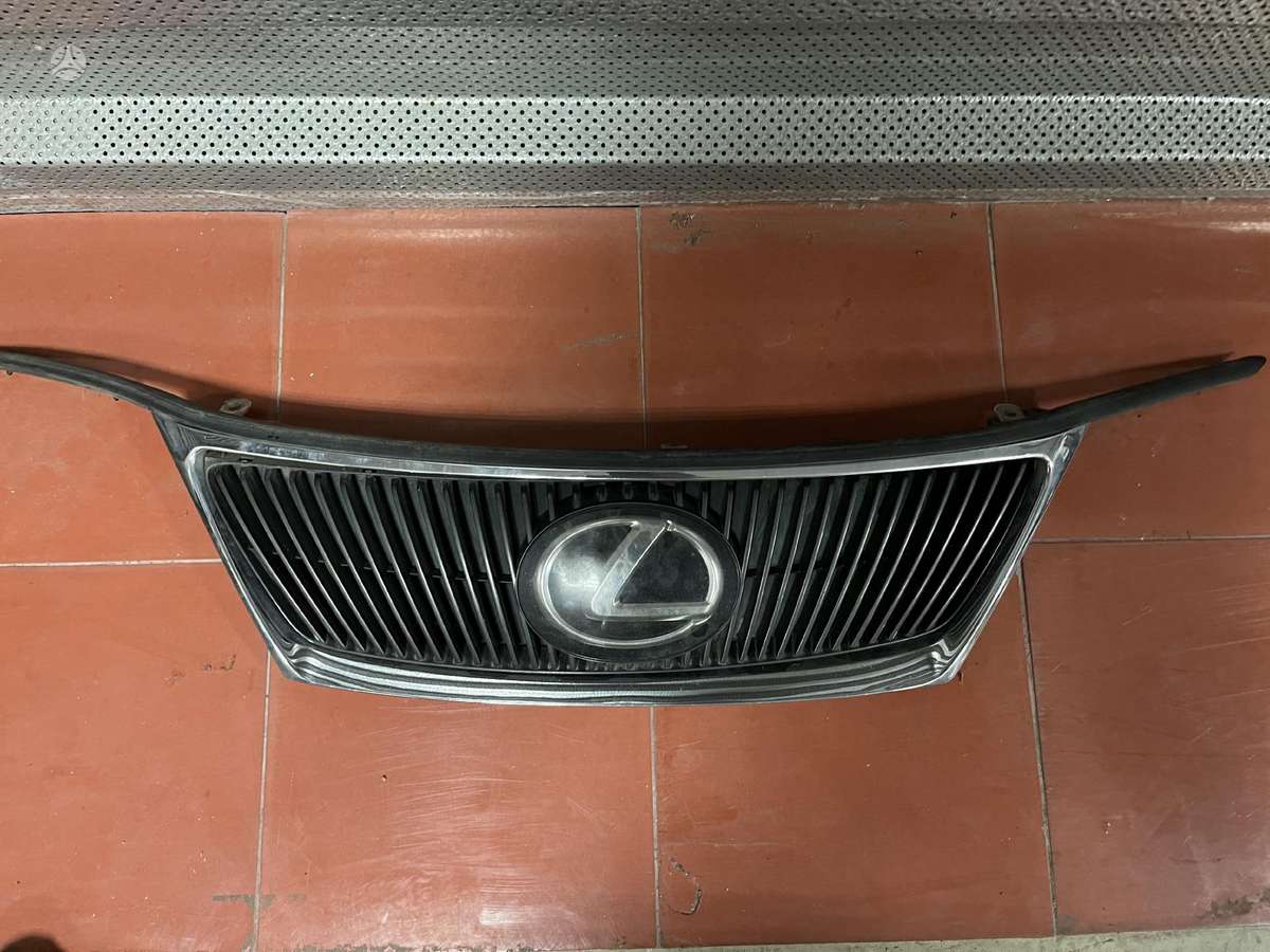 Lexus IS klasė Grotos distronikui