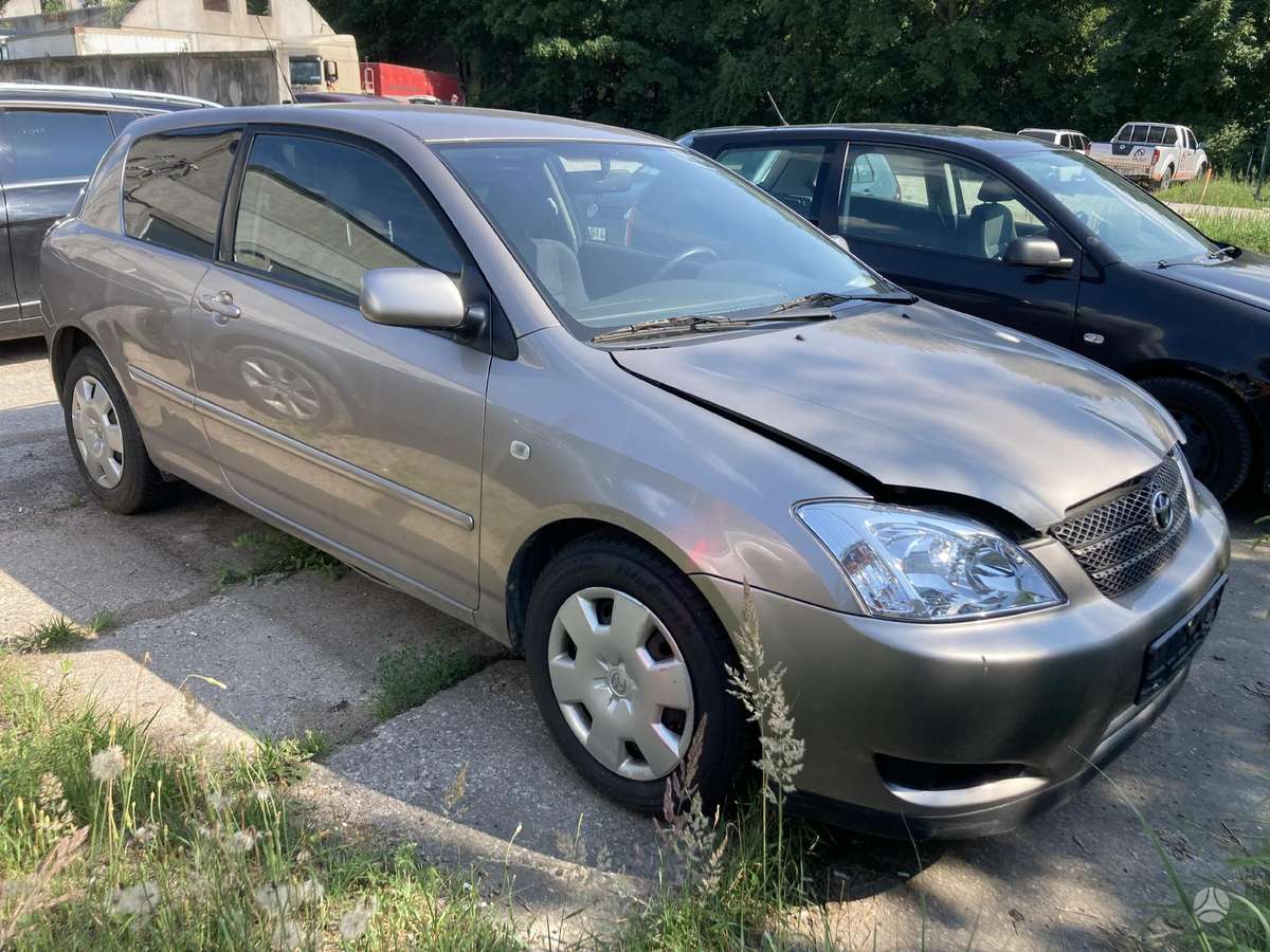 Toyota Corolla по частям