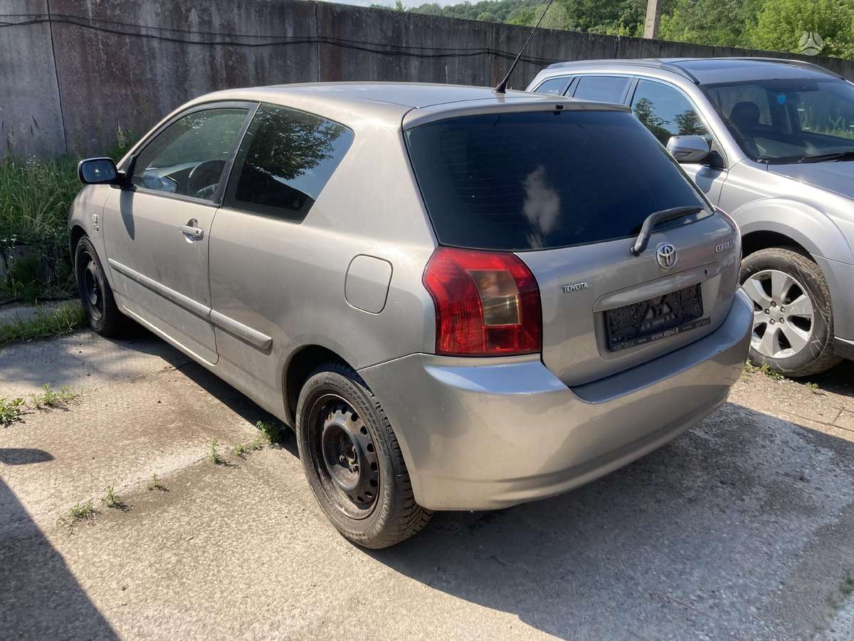 Toyota Corolla dalimis