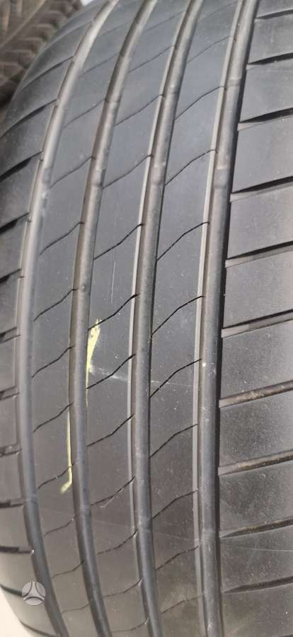 Bridgestone, summer 235/45 R20