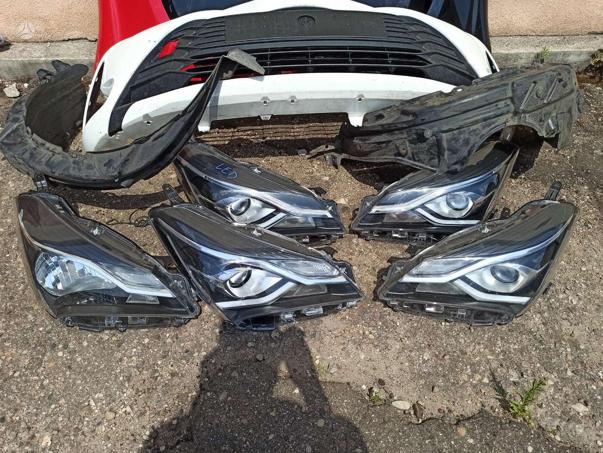 Toyota Yaris детали кузова