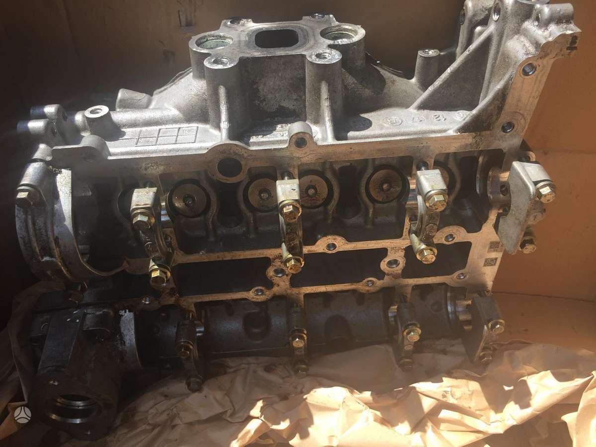 Ford Focus cylinder head