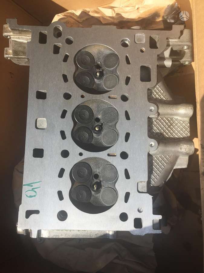 Ford Focus cylinder head