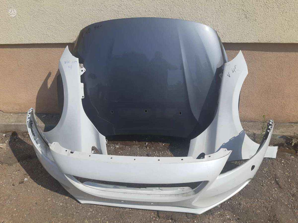 Volvo V40 kėbulo dalys