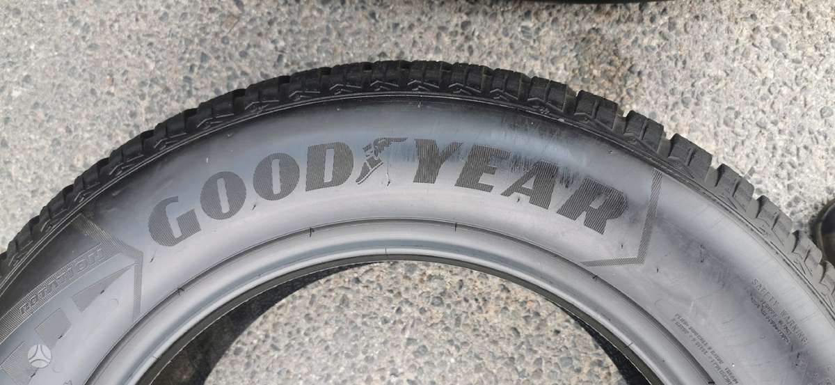Goodyear, winter 255/60 R18