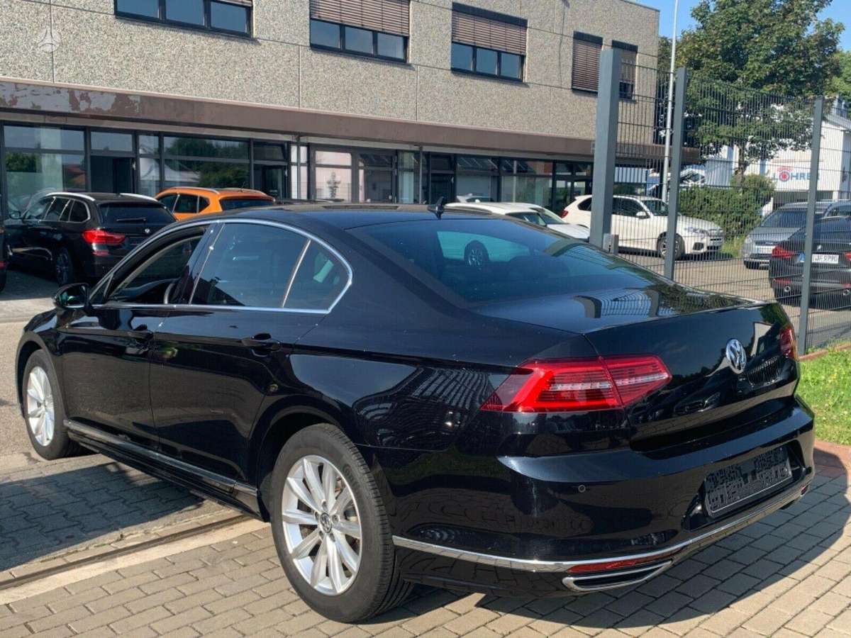 Volkswagen Passat, sedans