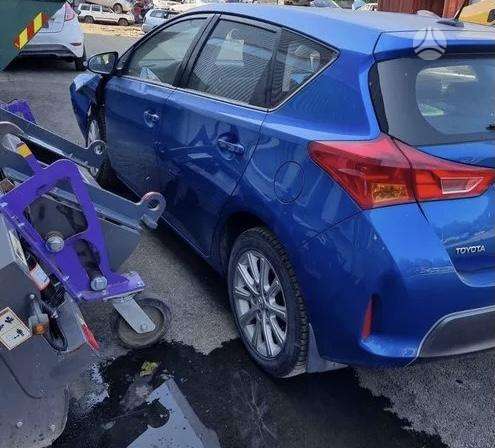 Toyota Auris dalimis. Europa