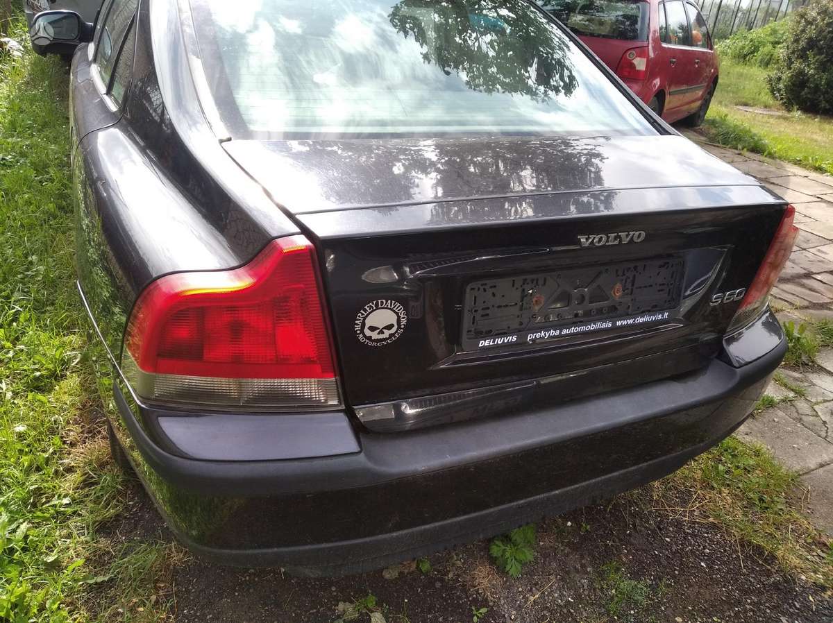 Volvo S60 for parts