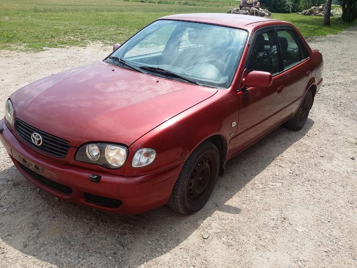 Toyota Corolla по частям