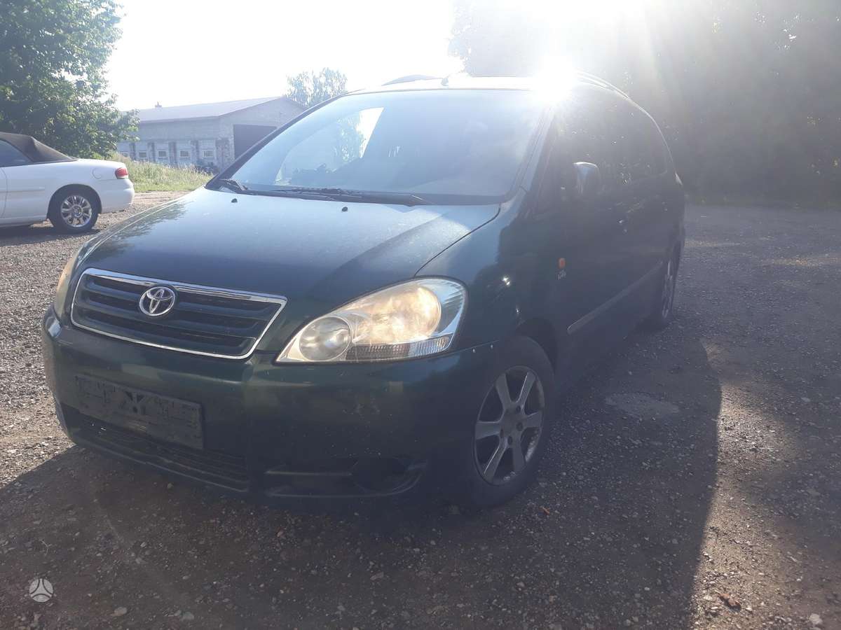 Toyota Avensis Verso Is danijos