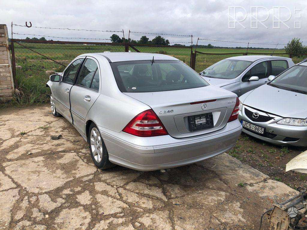Mercedes-Benz C240
