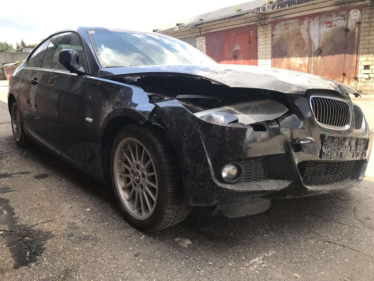BMW 330