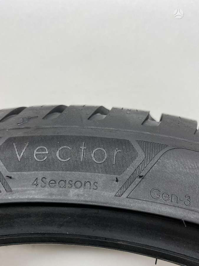 Goodyear Vector4Seasons 2021m, universalios 225/40 R18