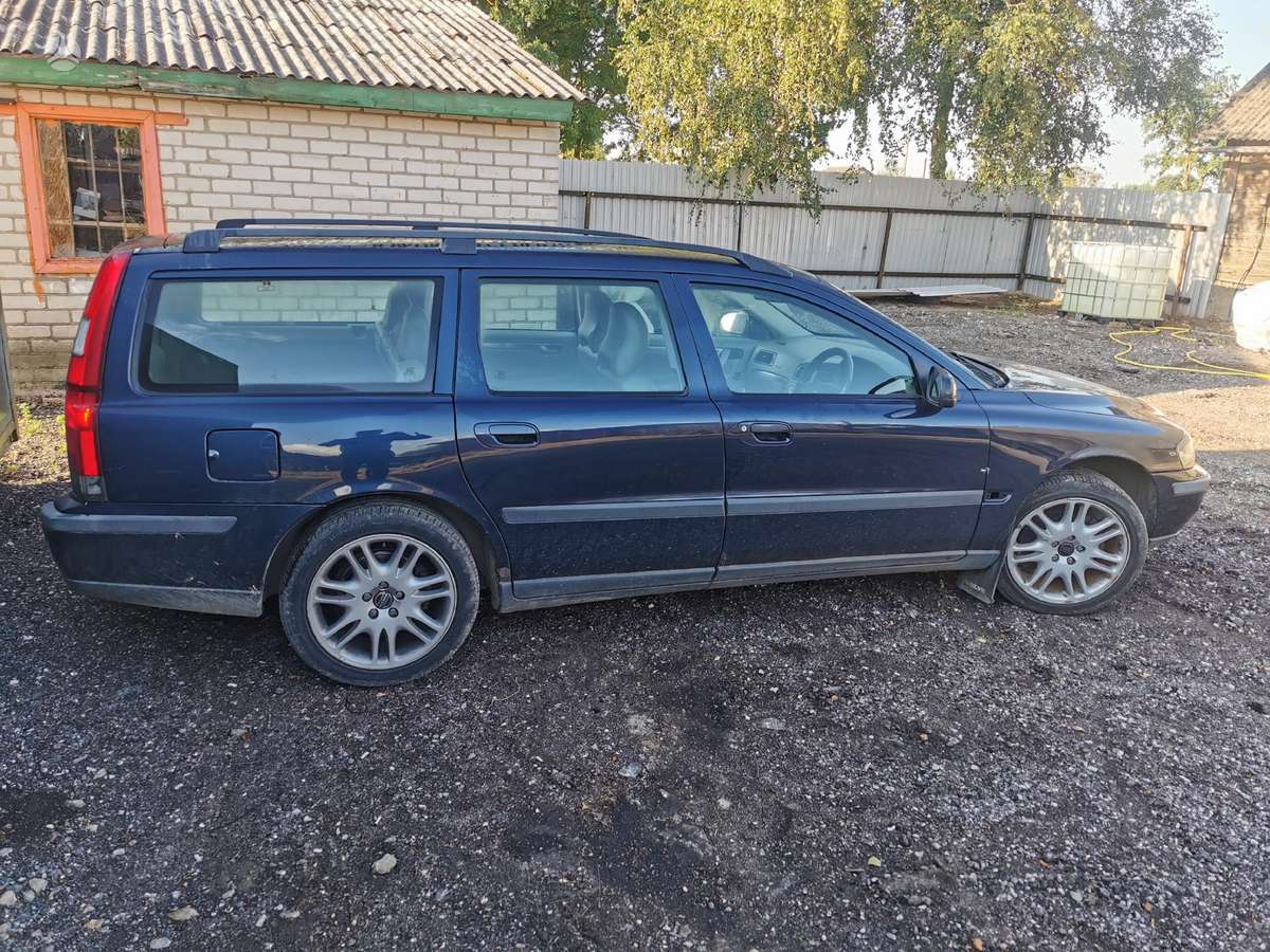 Volvo V70 dalimis