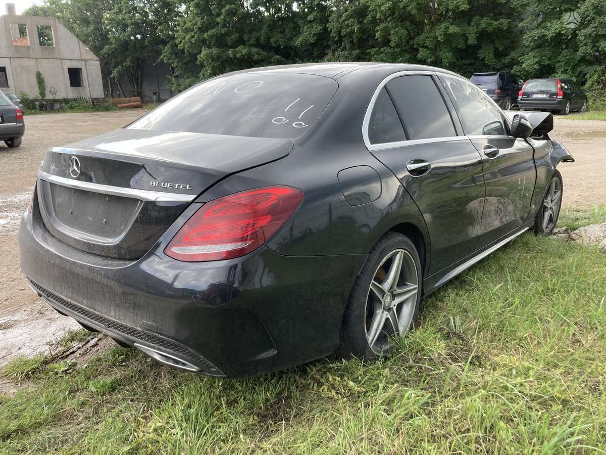 Mercedes-Benz C klasė dalimis