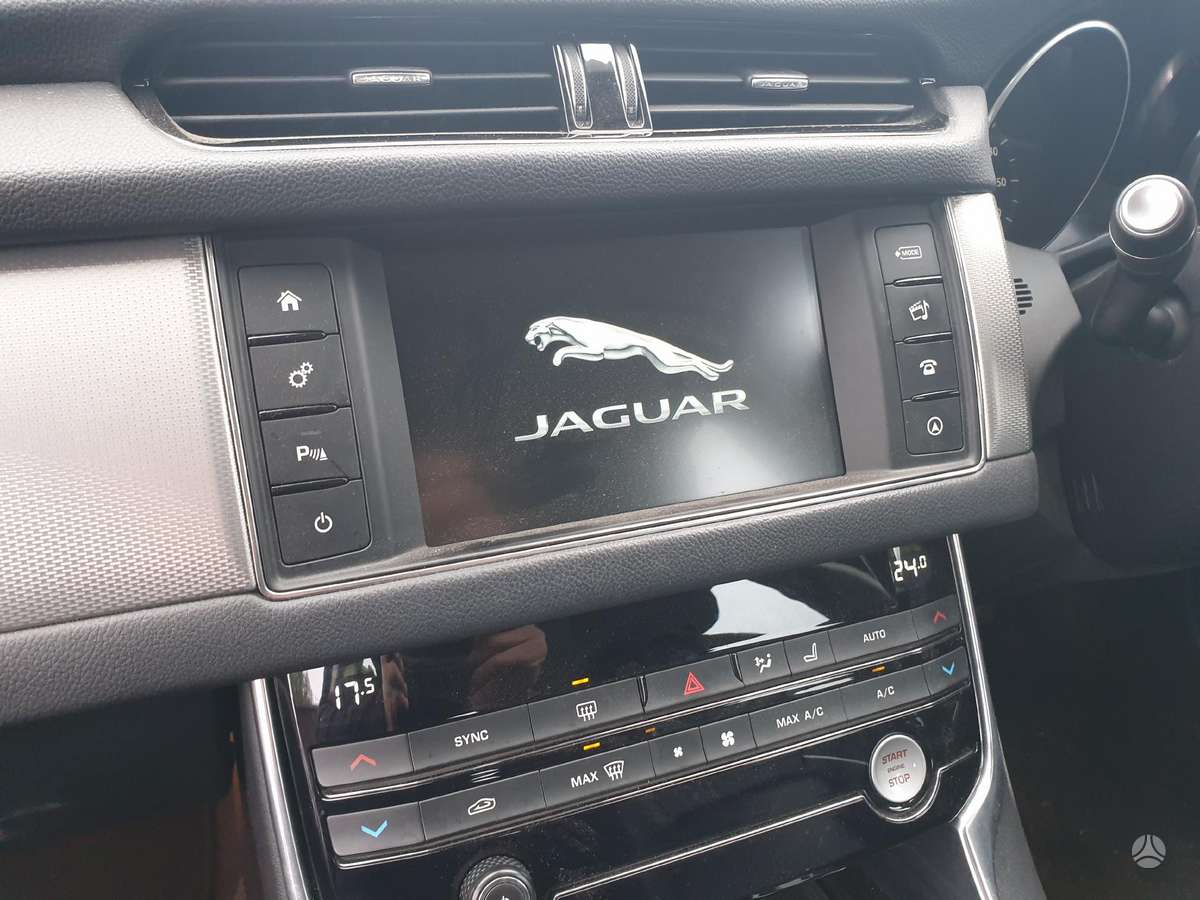 Jaguar XF