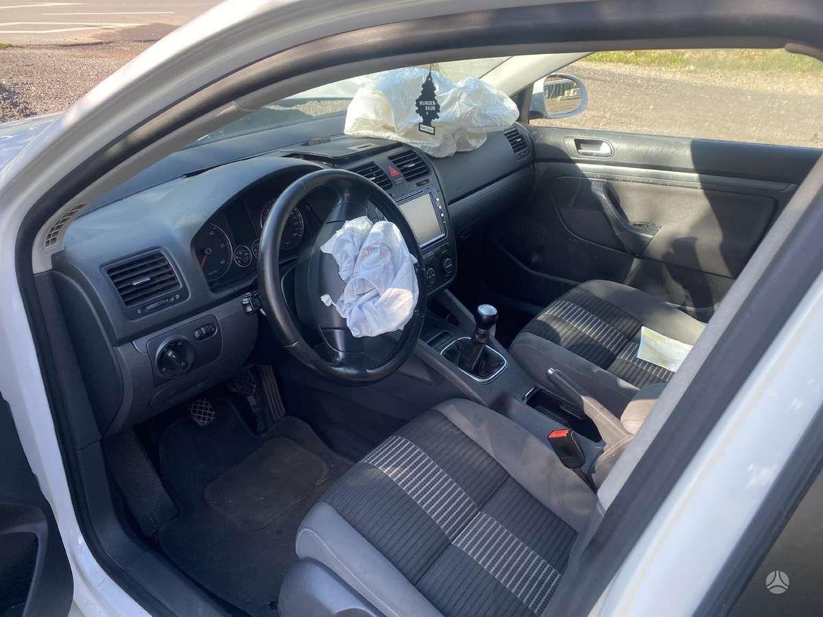 Volkswagen Golf dalimis