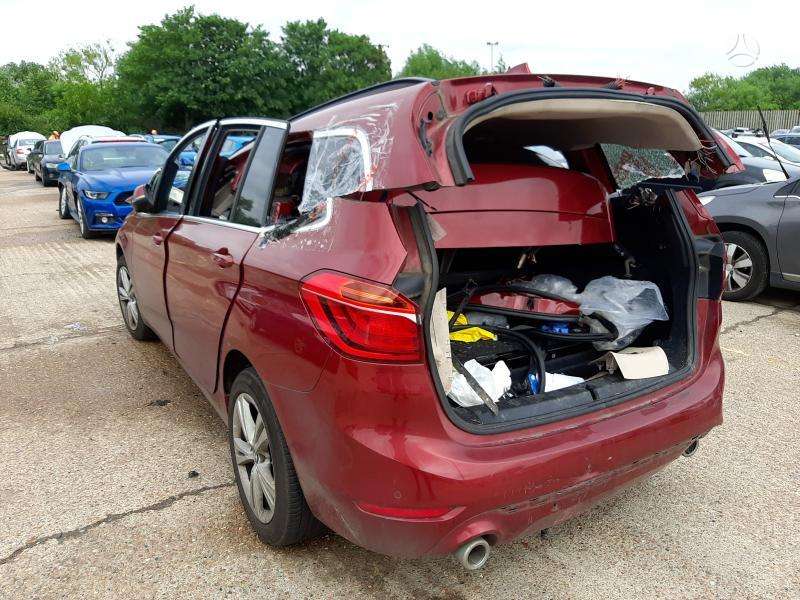 BMW 220 Gran Tourer dalimis
