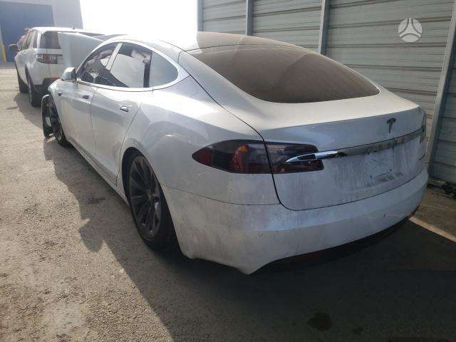 Tesla Model S Baterijos ir priekio nera