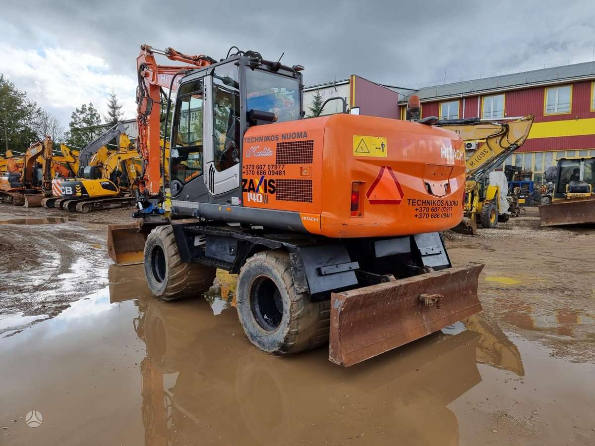 Hitachi ZX140W-3, ekskavatoriai