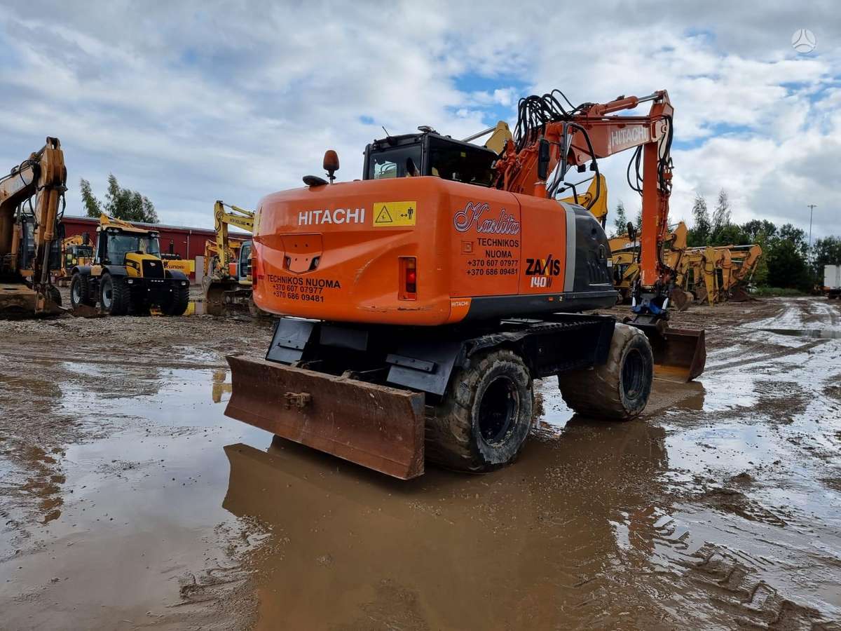 Hitachi ZX140W-3, ekskavatoriai