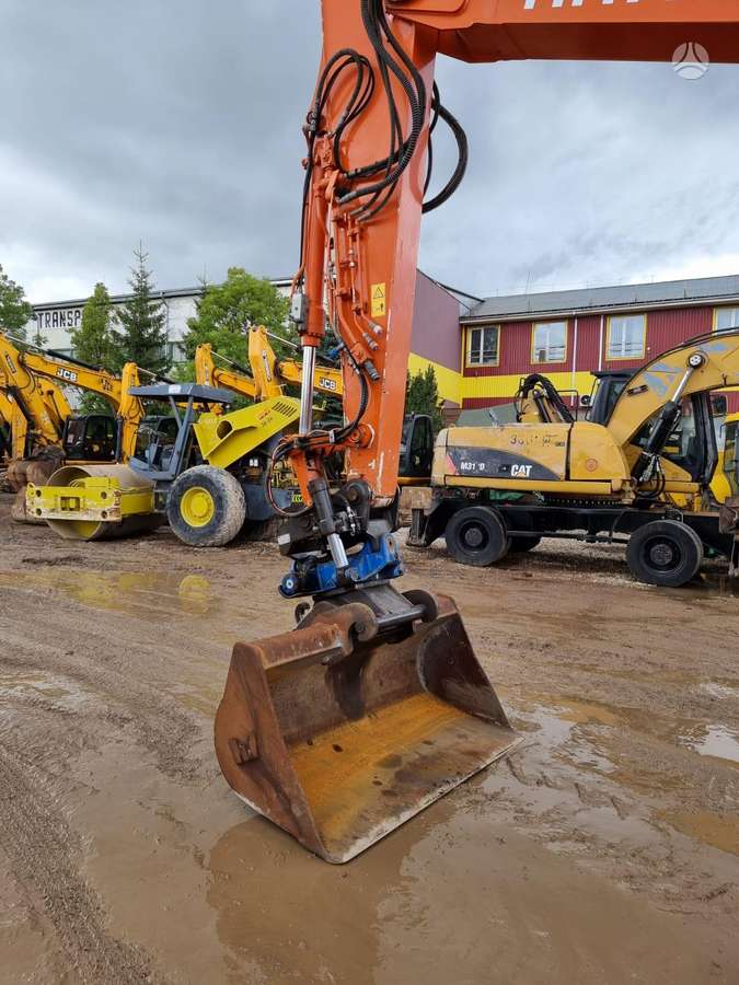 Hitachi ZX140W-3, ekskavatoriai